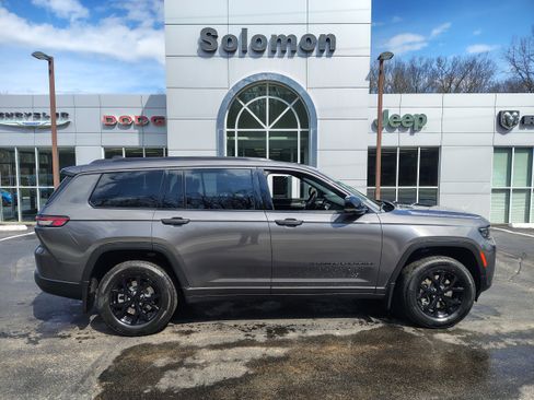 New 2026 Jeep Grand Cherokee L 4WD image 1