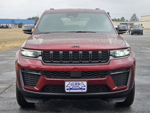 New 2026 Jeep Grand Cherokee Altitude RWD image 2