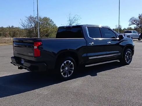 Certified 2022 Chevrolet Silverado 1500 High Country w/ Technology Package image 8