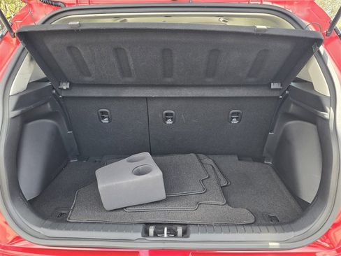 Certified 2023 Hyundai Venue Limited w/ Cargo Package image 14