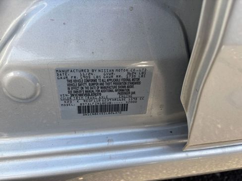 Used 2025 Nissan Versa SV FWD image 27