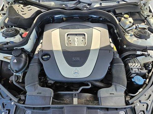 Used 2010 Mercedes-Benz E 350 4MATIC Sedan image 23