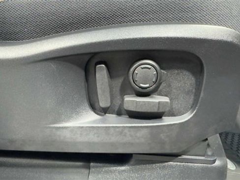 Used 2025 Land Rover Defender 110 V8 image 15