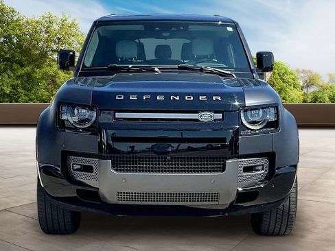 Used 2025 Land Rover Defender 130 V8 AWD/4WD image 3