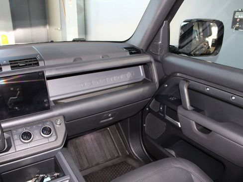 Used 2025 Land Rover Defender 110 X-Dynamic SE image 25