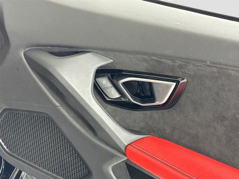 Used 2023 Lamborghini Huracan EVO image 30