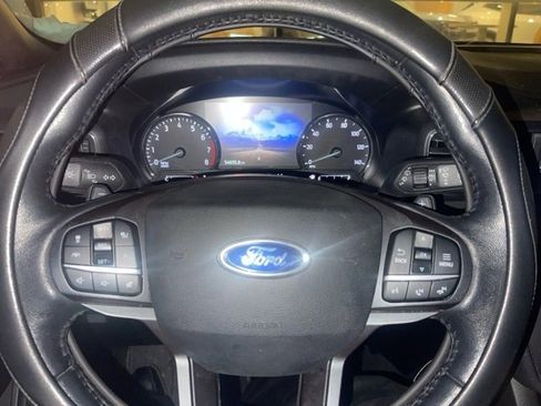 Used 2020 Ford Explorer XLT w/ Equipment Group 202A image 7
