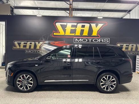 Used 2023 Cadillac XT6 Sport w/ Platinum Package AWD/4WD image 3