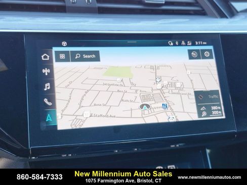 Used 2024 Audi Q8 e-tron Prestige w/ Prestige Package image 20