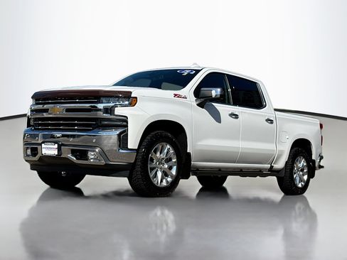 Used 2019 Chevrolet Silverado 1500 LTZ w/ LTZ Premium Package AWD/4WD image 14