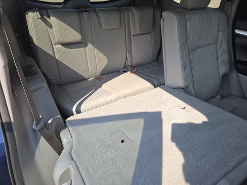 Used 2016 Toyota Highlander LE AWD/4WD image 21
