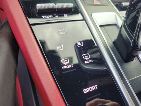 Used 2019 Porsche Cayenne AWD/4WD image 14