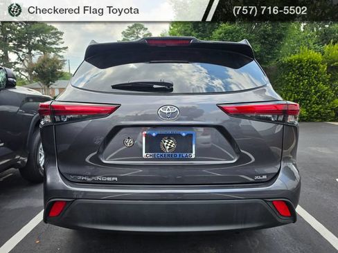 Used 2023 Toyota Highlander XLE FWD image 5