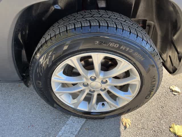 Used 2020 Jeep Cherokee Latitude FWD image 12