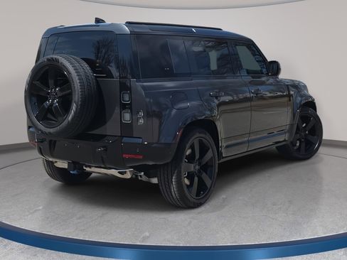 New 2026 Land Rover Defender 110 X-Dynamic SE image 5