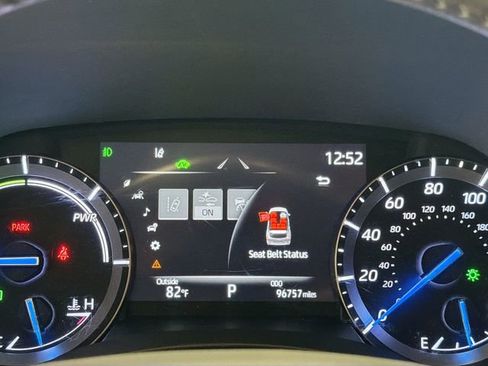 Used 2021 Toyota Highlander Platinum FWD image 10