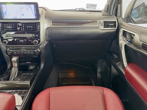 Used 2023 Lexus GX 460 Premium image 24