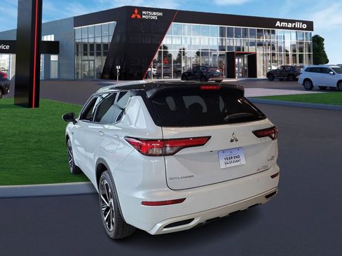 New 2025 Mitsubishi Outlander SEL image 2