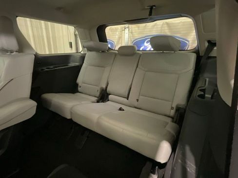 Used 2025 Ford Expedition Platinum w/ Platinum Ultimate Package image 12