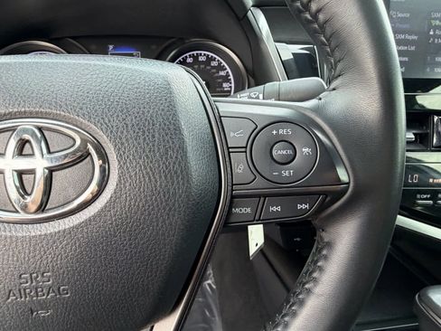Used 2024 Toyota Camry SE image 32