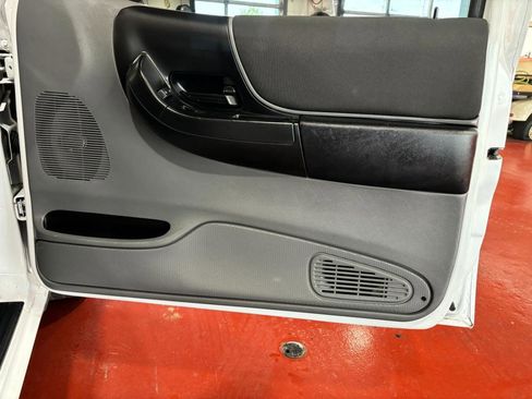 Used 2011 Ford Ranger XLT image 28