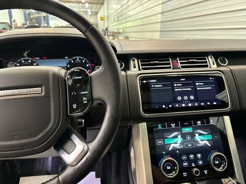 Used 2018 Land Rover Range Rover image 17