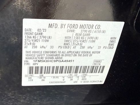 Used 2023 Ford Explorer Platinum w/ Technology Package AWD/4WD image 27