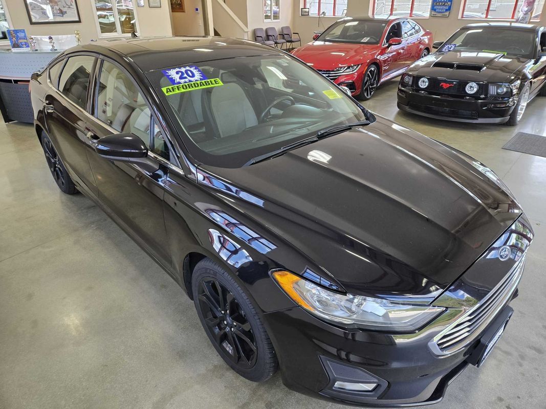 Used 2020 Ford Fusion SE w/ Equipment Group 151A FWD image 8