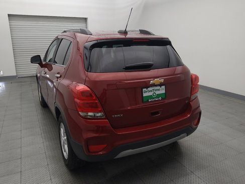Used 2020 Chevrolet Trax LT w/ LT Convenience Package image 6