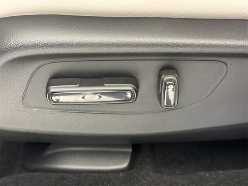 New 2026 Honda HR-V EX-L image 23