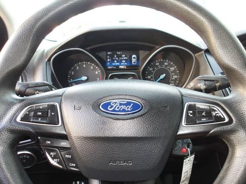 Used 2017 Ford Focus SE FWD image 13