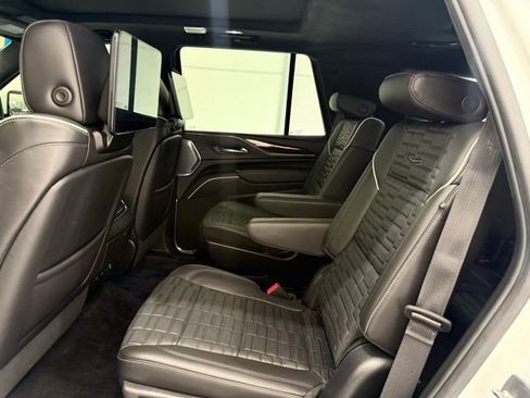 Used 2023 Cadillac Escalade Sport Platinum AWD/4WD image 20
