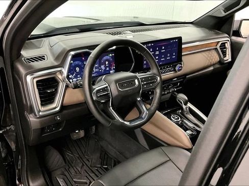 Used 2024 GMC Canyon Denali AWD/4WD image 16