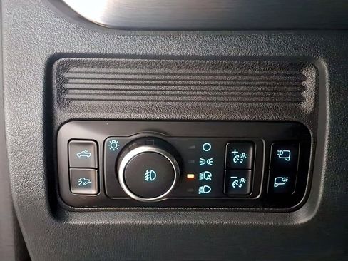 Used 2025 Ford F250 Lariat w/ Chrome Package AWD/4WD image 19