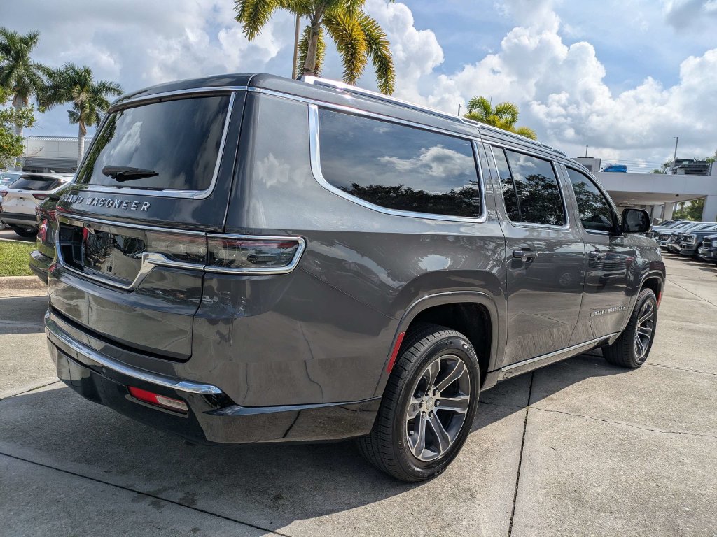 Used 2023 Jeep Grand Wagoneer L 4WD w/ Flexible Seating Group image 4