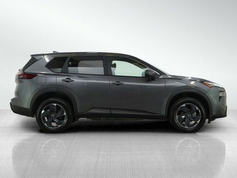 Used 2025 Nissan Rogue SV AWD/4WD image 6