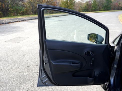 Used 2018 Nissan Versa Note S image 13