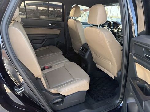 Used 2020 Volkswagen Atlas Cross Sport SE w/ Panoramic Sunroof Package image 30