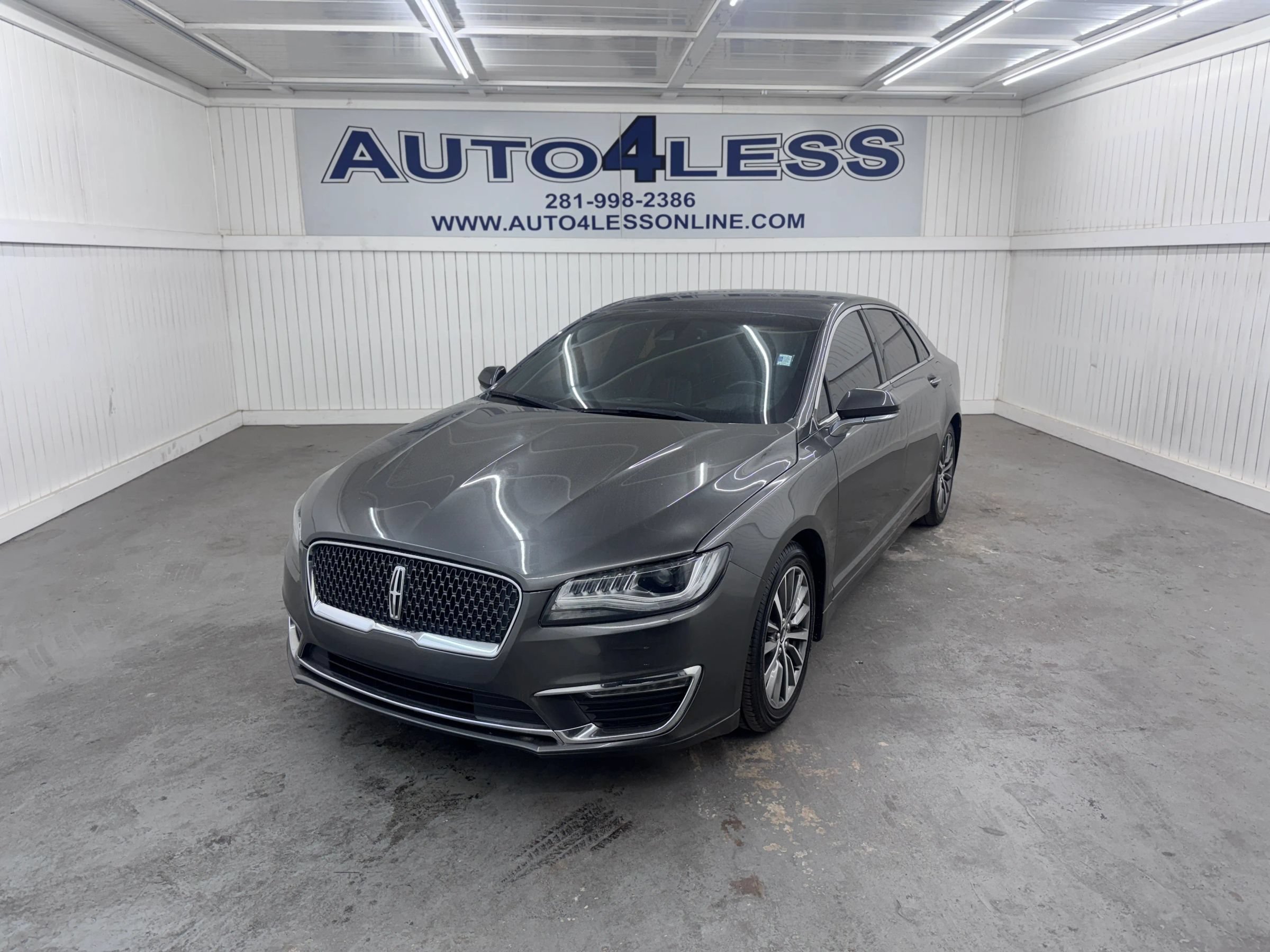 Used 2020 Lincoln MKZ FWD image 1