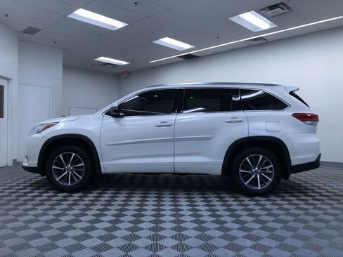 Certified 2017 Toyota Highlander XLE image 11