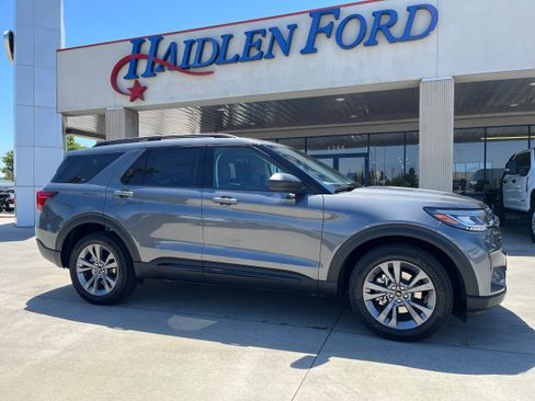 New 2026 Ford Explorer Active w/ Active Comfort Package AWD/4WD image 1