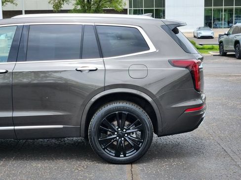 Used 2020 Cadillac XT6 Premium Luxury AWD/4WD image 4