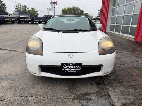Used 2002 Toyota MR2 RWD image 3