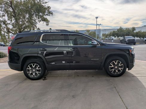 Certified 2023 GMC Acadia SLE w/ Driver Convenience Package image 6