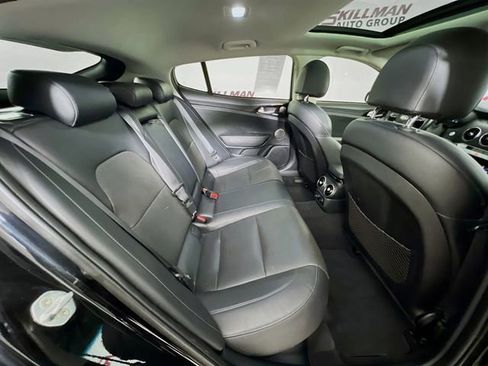 Used 2018 Kia Stinger Premium image 41