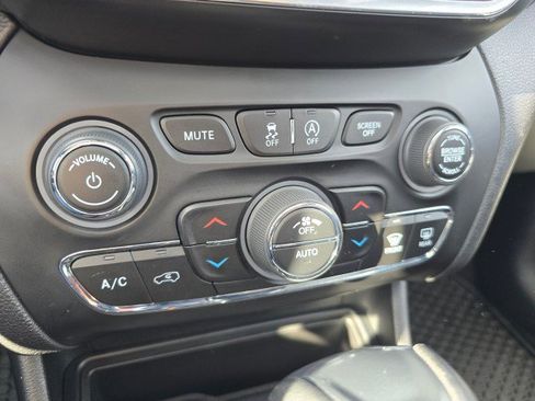 Used 2021 Jeep Cherokee Trailhawk w/ Sun, Sound & Nav Group image 35