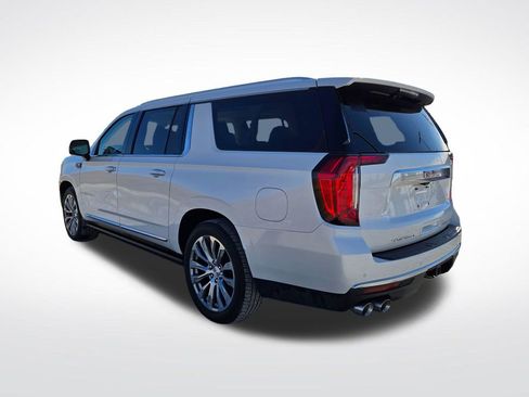 Used 2022 GMC Yukon XL Denali w/ Denali Premium Package image 8