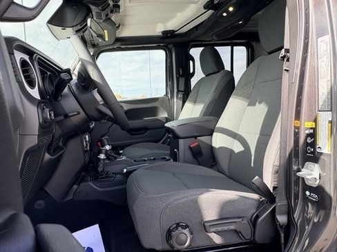 New 2026 Jeep Gladiator Sport image 2