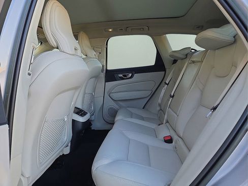 Certified 2023 Volvo XC60 B5 Ultimate image 17