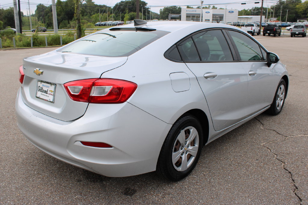 Used 2017 Chevrolet Cruze LS FWD image 6